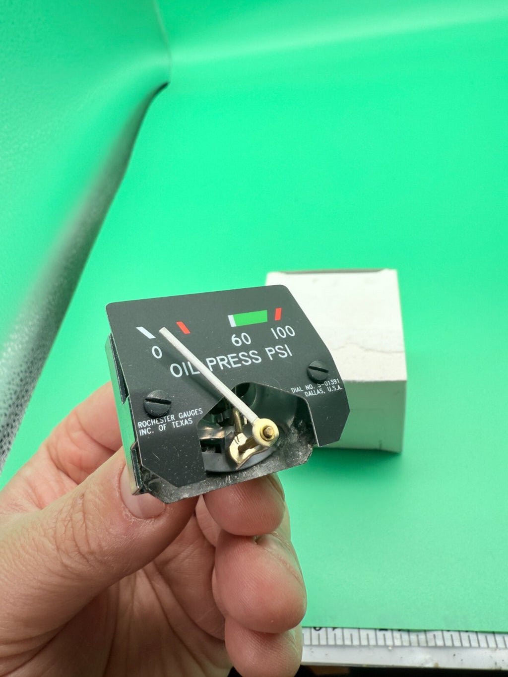 2646-00049 OIL PRESSURE GAUGE for Cessna