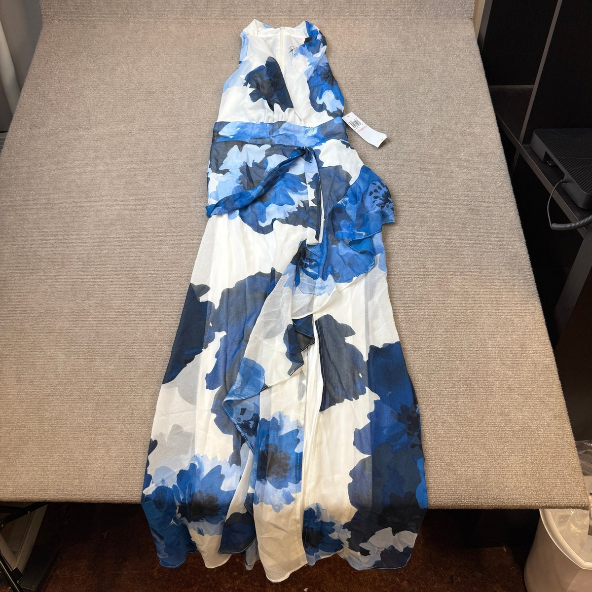 MSRP $94 London Style Womens 6 Blue Floral V Neck Sleeveless Maxi Dress