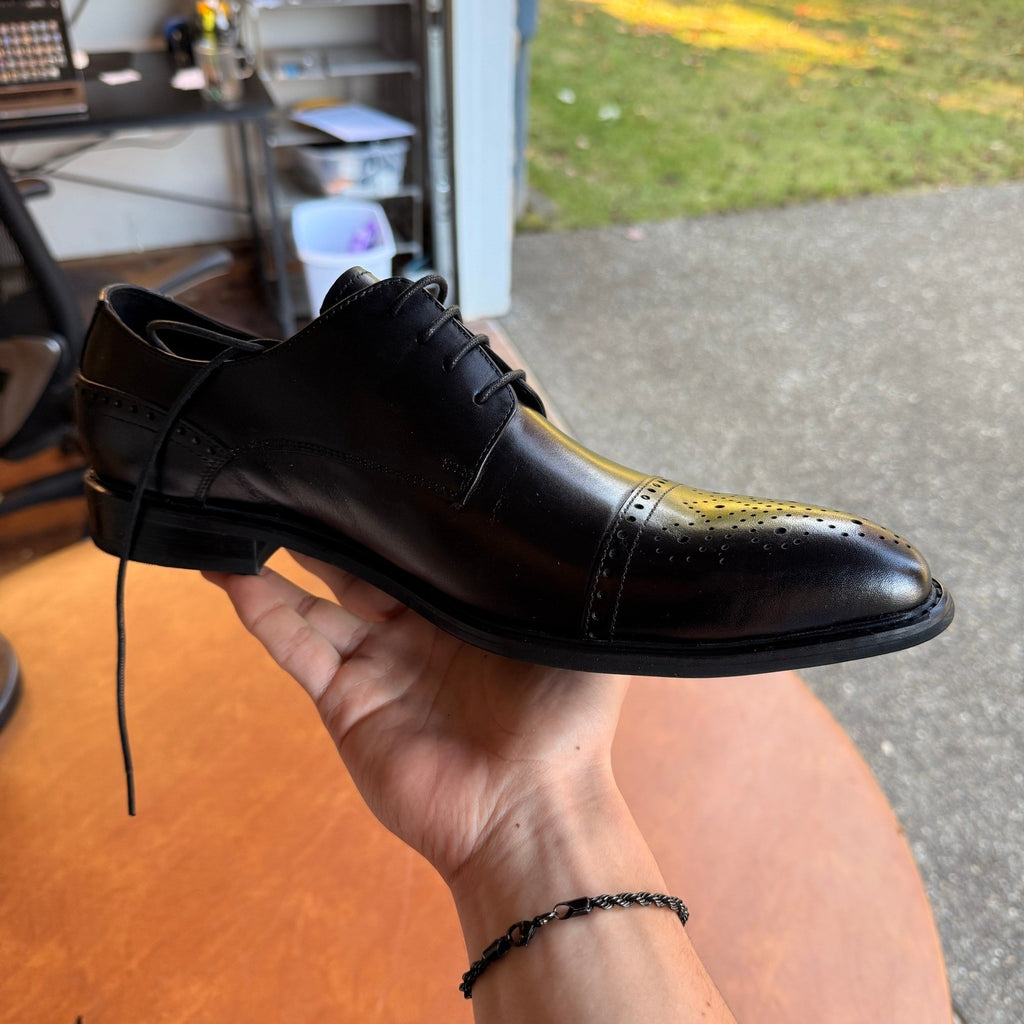 Santimon Mens US 9.5 Black Leather Pointed Toe Brogues Derby Lace Up Dress Shoes