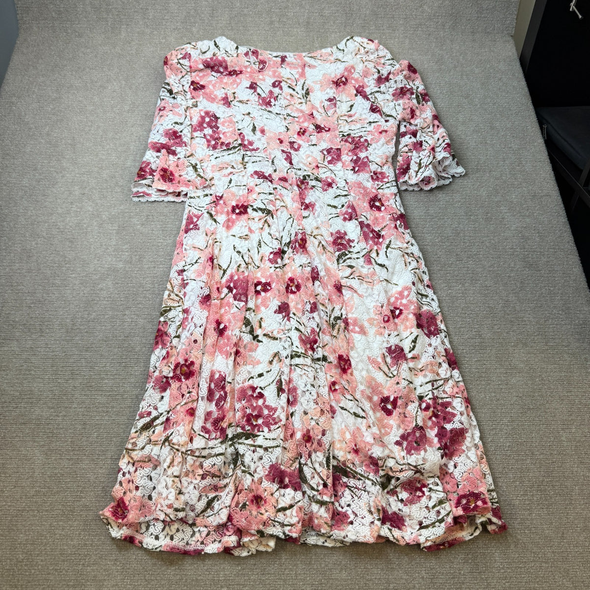 MSRP $89 Rabbit Rabbit Rabbit Design Womens 8, 18 Blush Floral Dress Round Neck