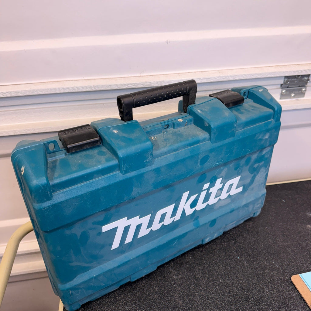 Makita 196537-4 Dust Extraction Attachment Kit, SDS‑MAX, Drilling and Demolition