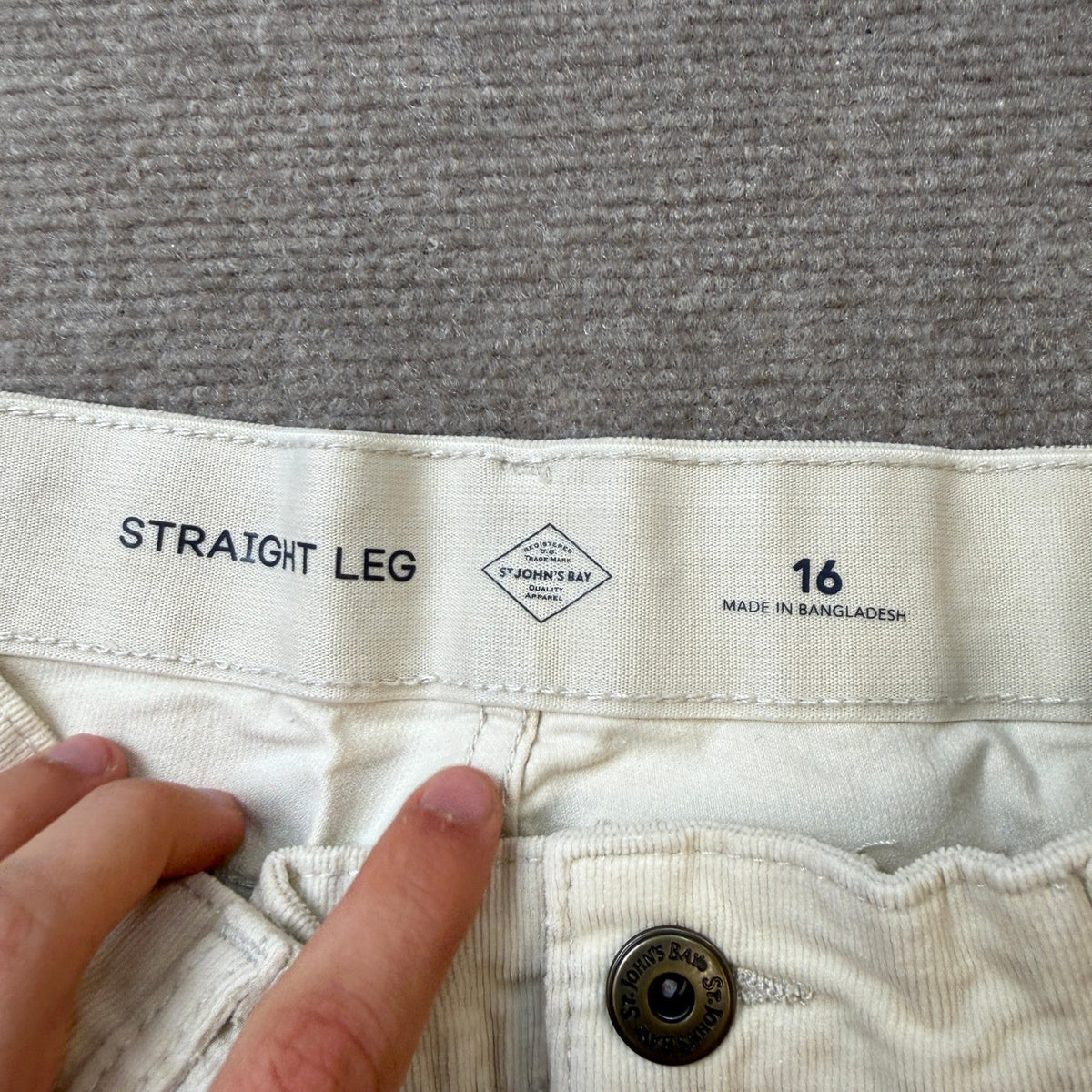 MSRP $44 St. John's Bay Womens 16 Birch Mid Rise Straight Corduroy Pants