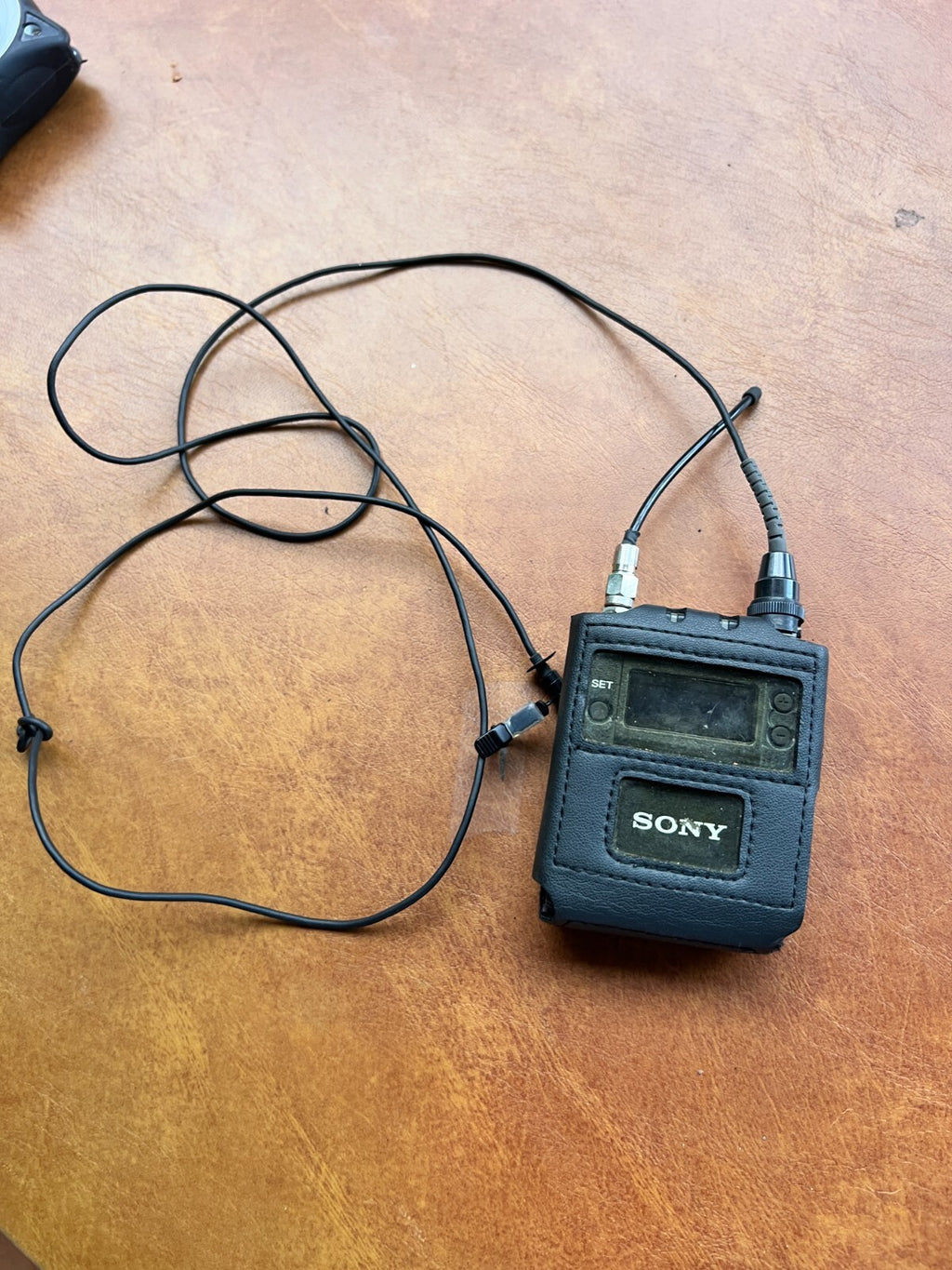 Sony DWT-B01 Digital Wireless Bodypack Transmitter 638 MHz to 697 MHz