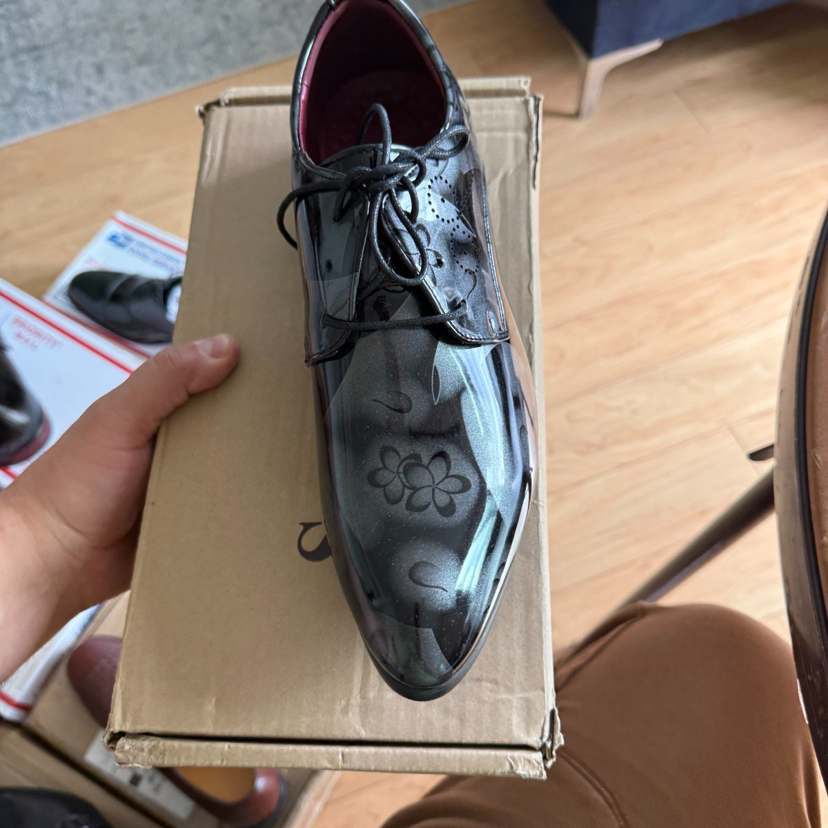 Santimon Mens US 9.5 Grey Floral Patent Leather Pointed Toe Oxford Shoes