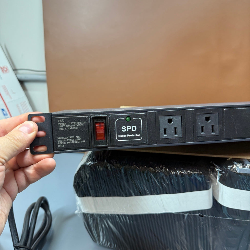 L-com RP00023 19" Rackmount PDU 12 Outlets 15A Basic Surge