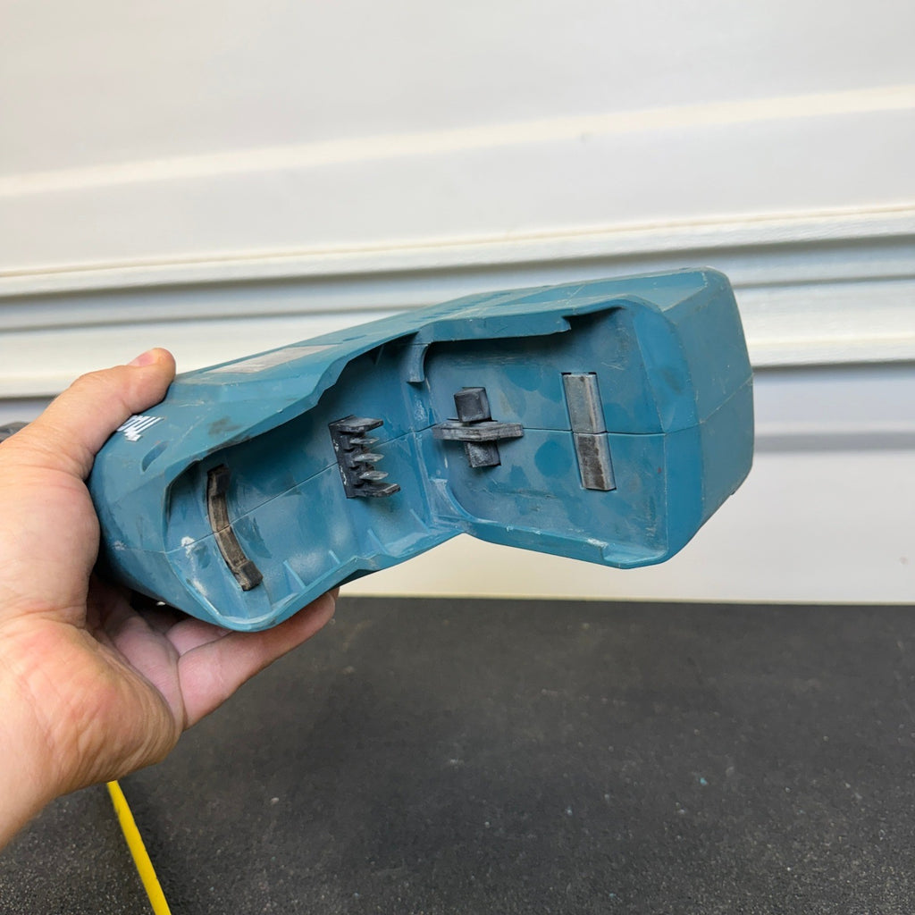 Makita DX06 Dust Extractor Attachment with HEPA Filter Cleaning Mechanism