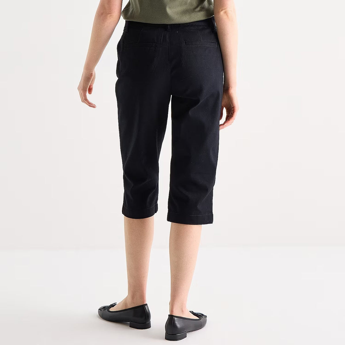 MSRP $38 St. John's Bay Womens 16 Black Secretly Slender Mid Rise Capri Pants