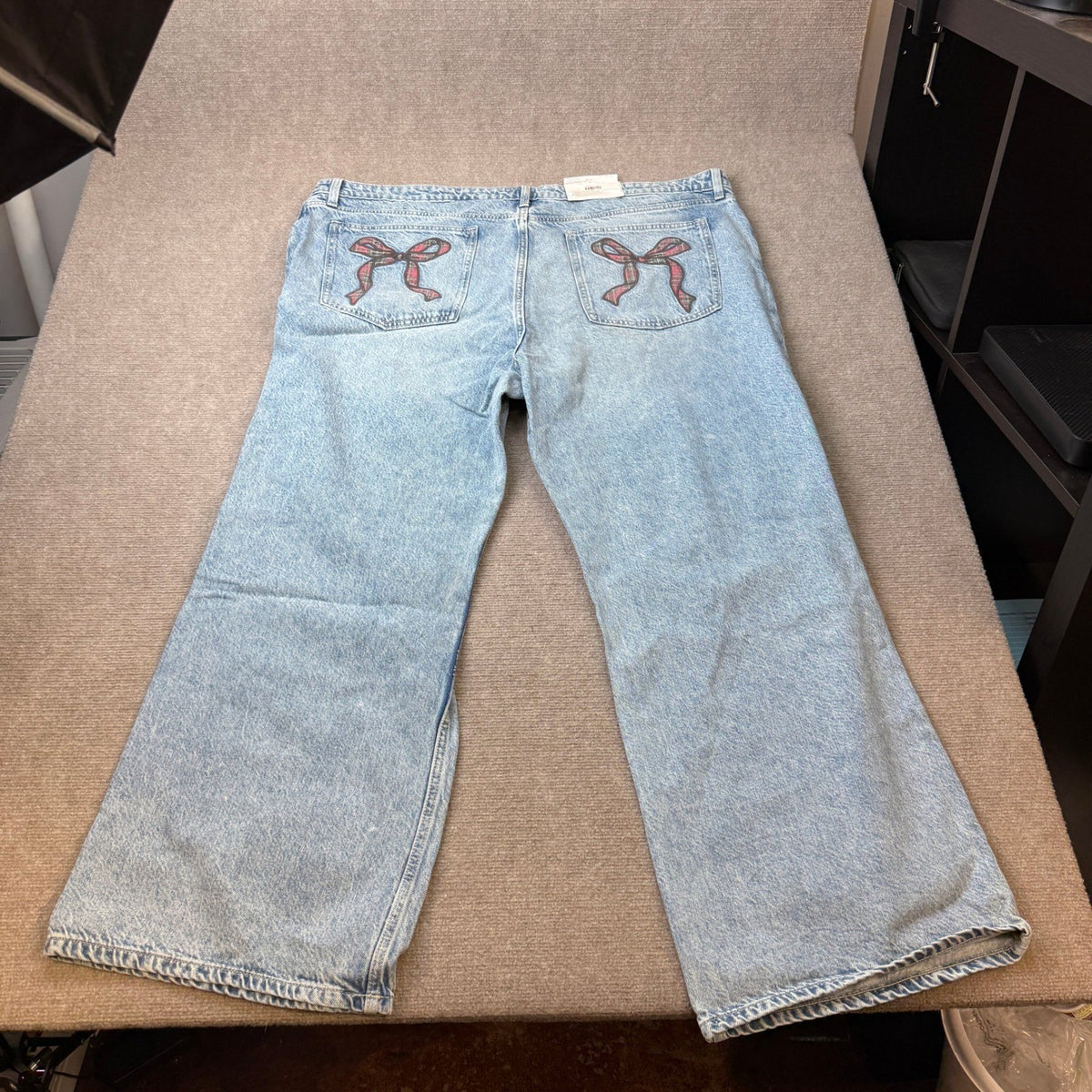 MSRP $54 Arizona Jean Co Womens 22 Light Plaid Bow Super Low Rise Jeans Straight