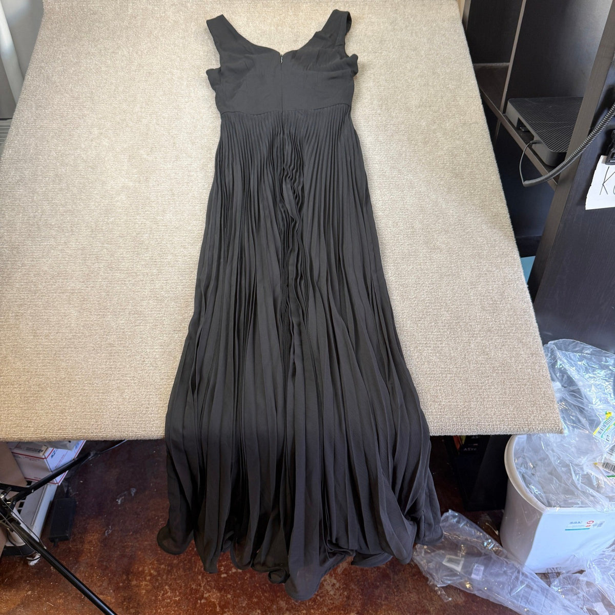 NWT Melonie T Women's 8 Black Twist V Neck Sleeveless Evening Gown