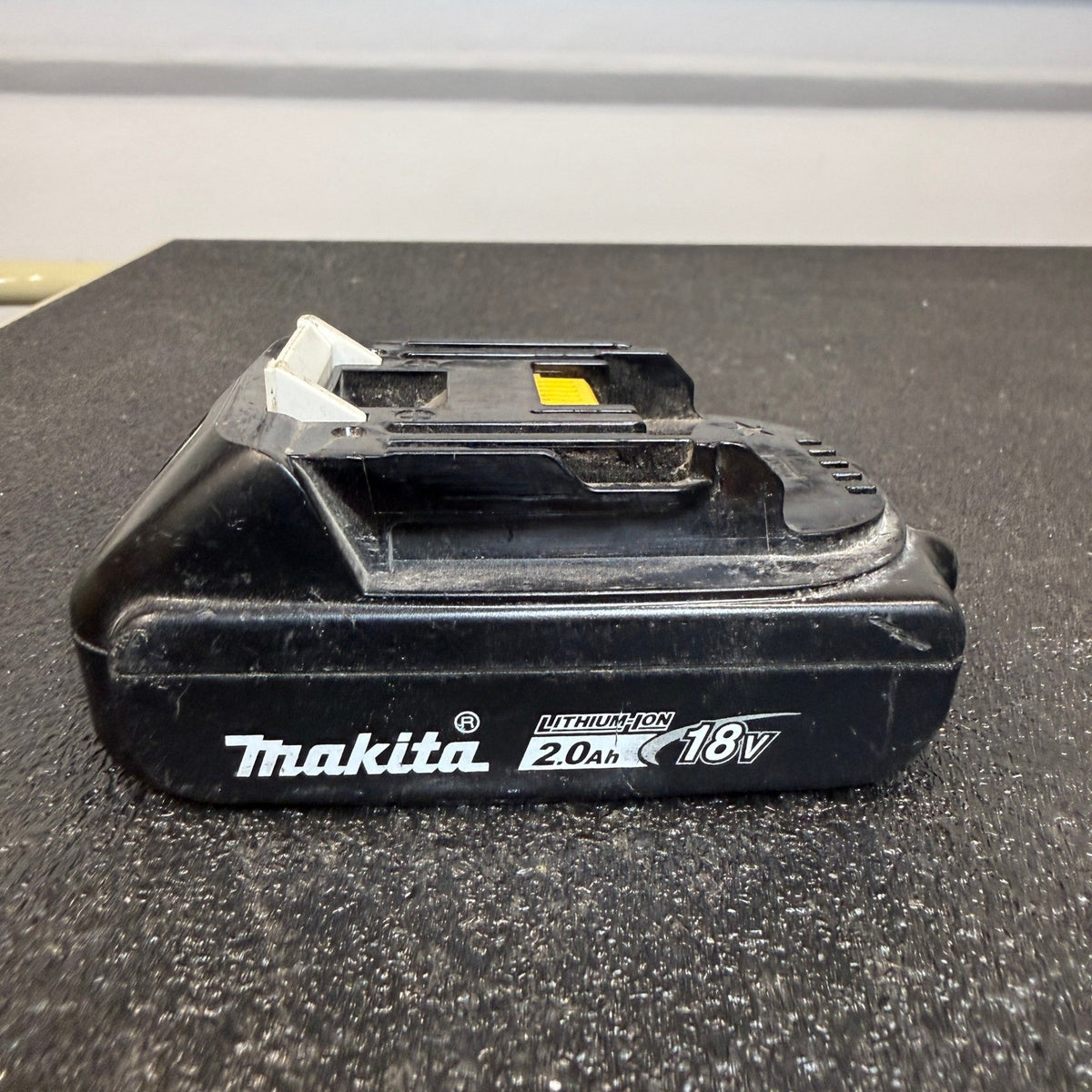 Makita BL1820B 18V LXT Compact Rechargeable Li‑Ion 2.0Ah Battery