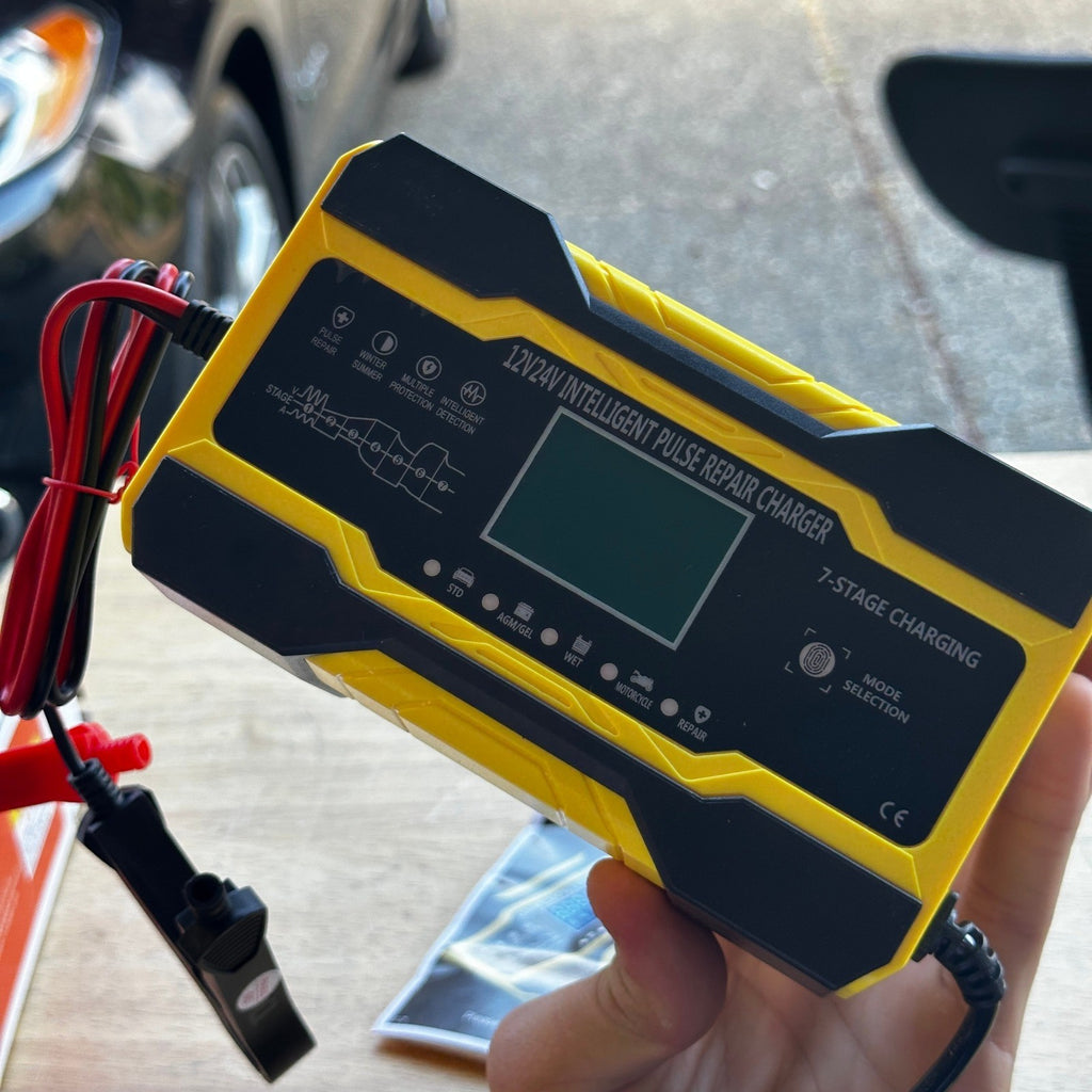 RJ-C121001A Yellow 12V 10A/24V 5A Car Battery Fast Charger Intelligent Pulse R