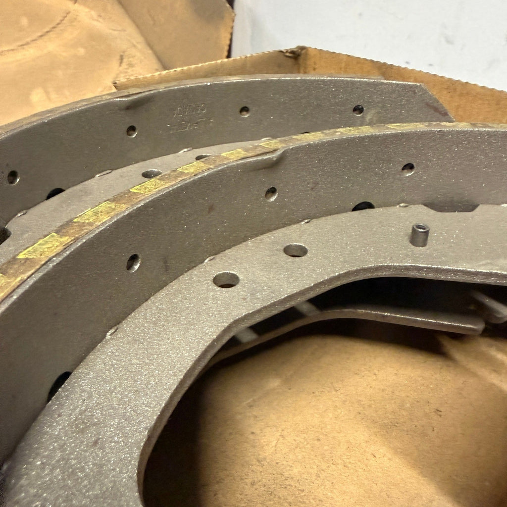 Set of 4 Raybestos Raymold 675RP Brake Shoes Relined Bonded