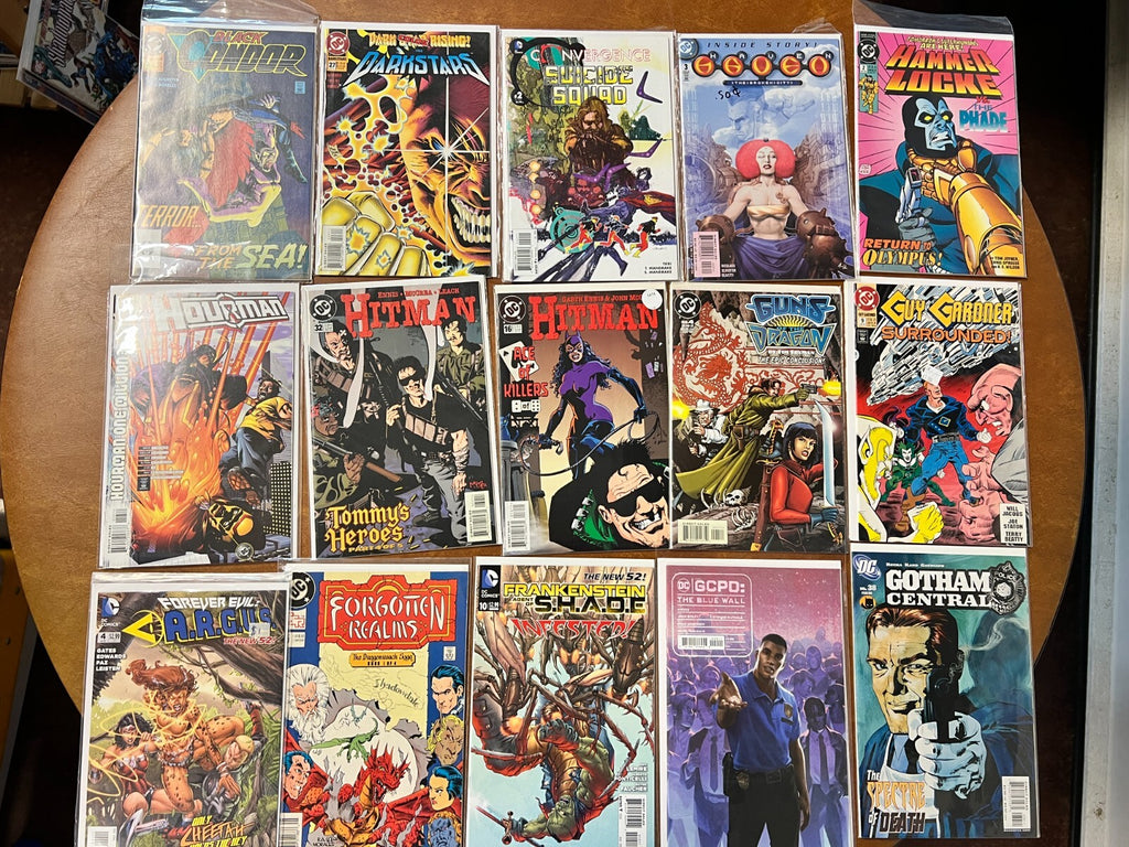 Lot of 15 Dc Comics - Darkstars, Convergence: Suicide Squad, Hitman, Black Condo