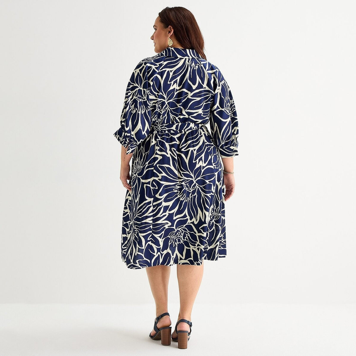 MSRP $89 52Seven 1X Navy Ivory Midi V Neck 3/4 Sleeve Cuffed Abstract Dress