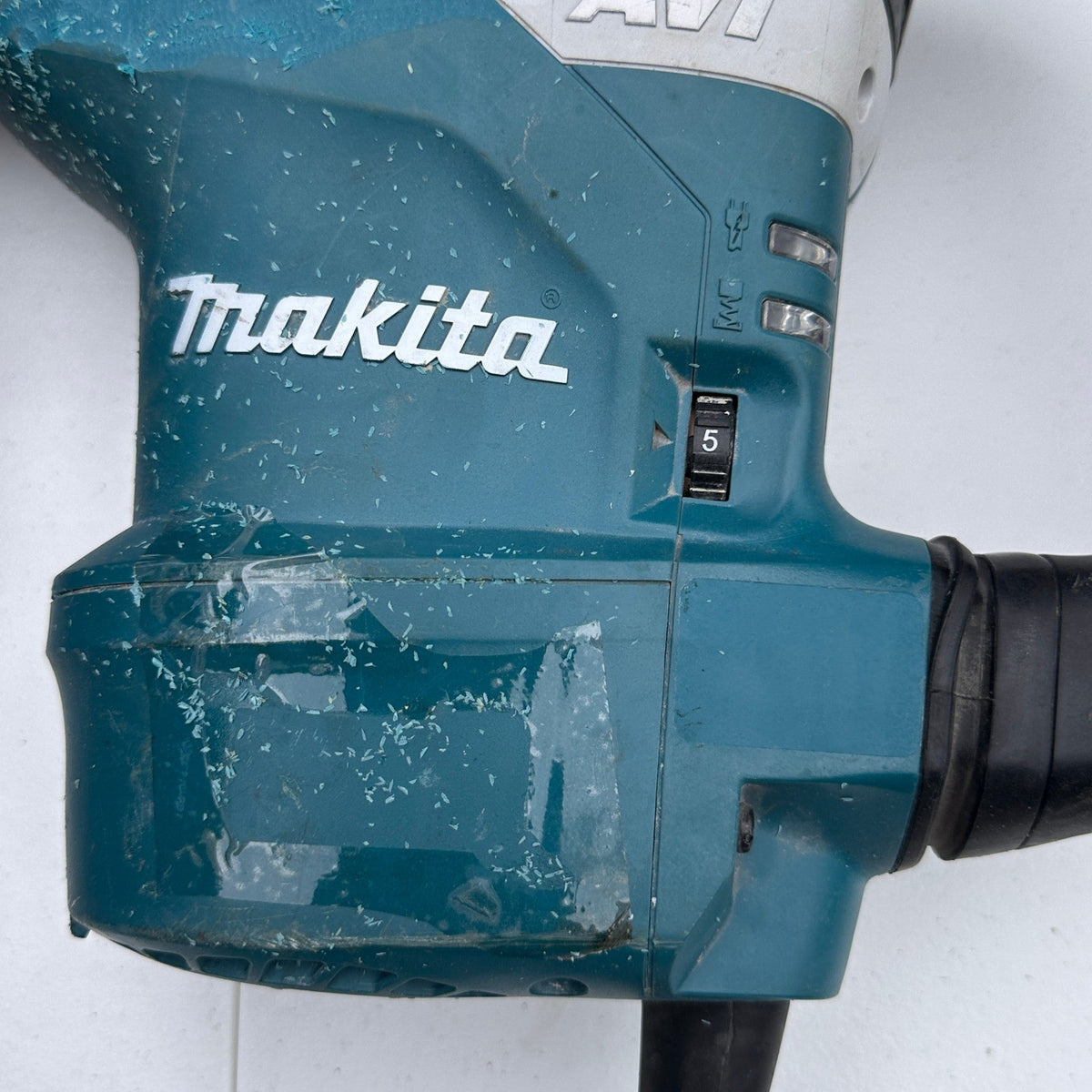 Makita HR4013C 1‑9/16" SDS‑MAX AVT Rotary Hammer Drill With Damaged Hard Case
