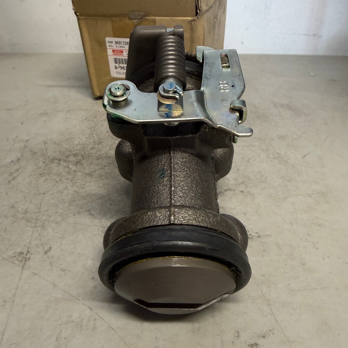 Genuine Isuzu 8-98317282-0 Rear Right Wheel Brake Cylinder GM 98317282