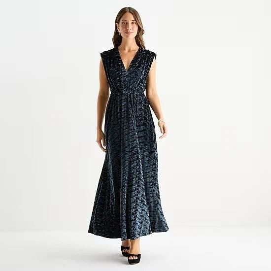 MSRP $130 Sam and Jess 8 Rich Black Velvet Sleeveless Maxi Evening Gown Dress