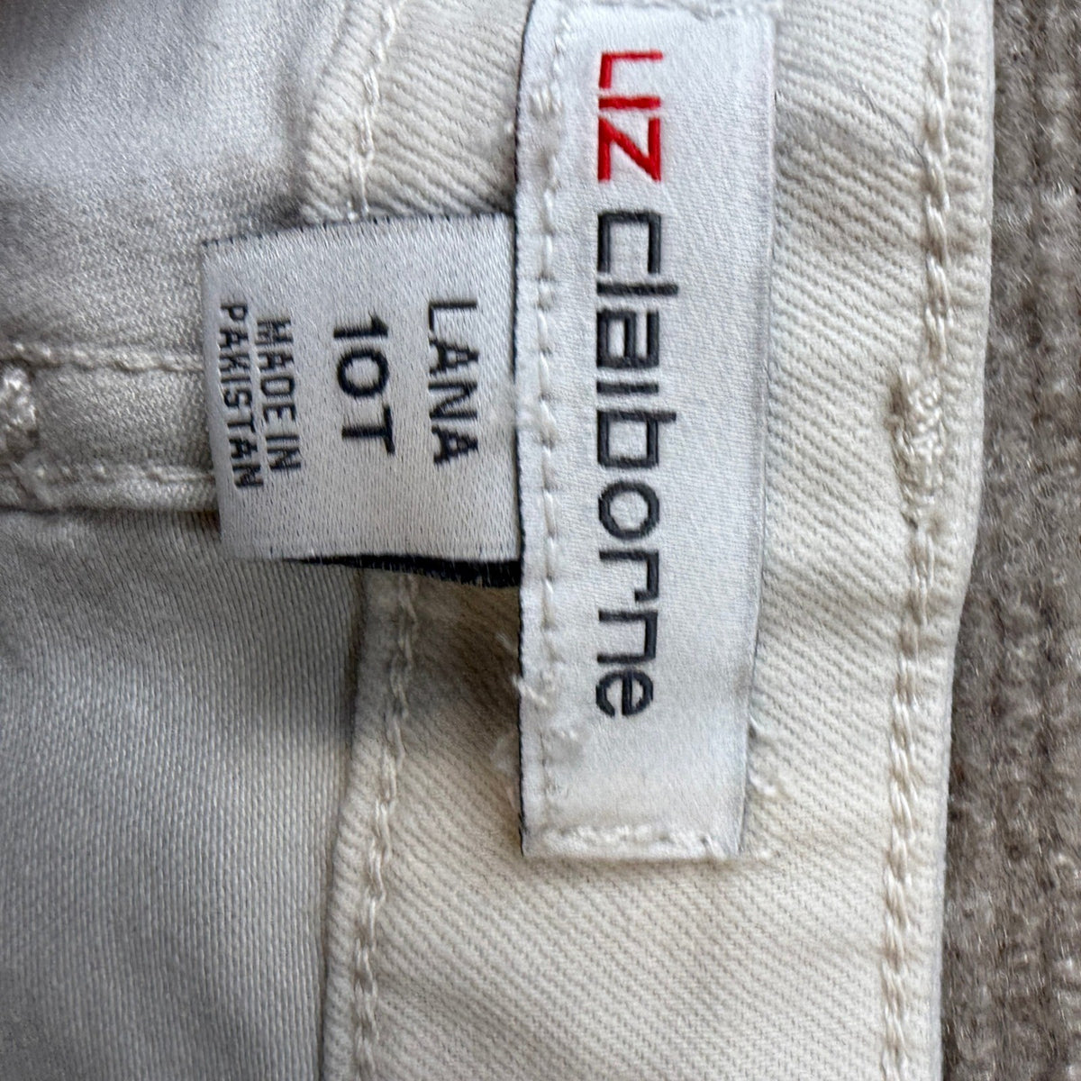 MSRP $58 Liz Claiborne Lana Womens 10 Tall White High Rise Straight Leg Jeans