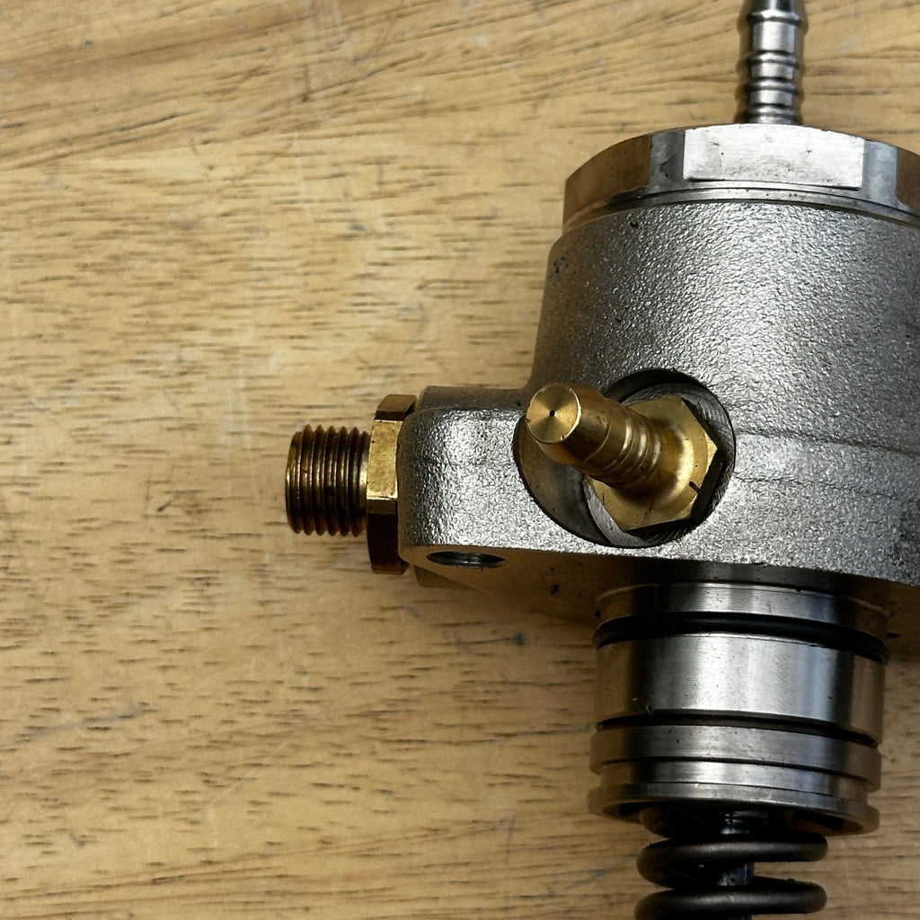 High Pressure Fuel Pump Replace 06L127025K for Audi A3 A4 A5 TT S3 Quattro, for