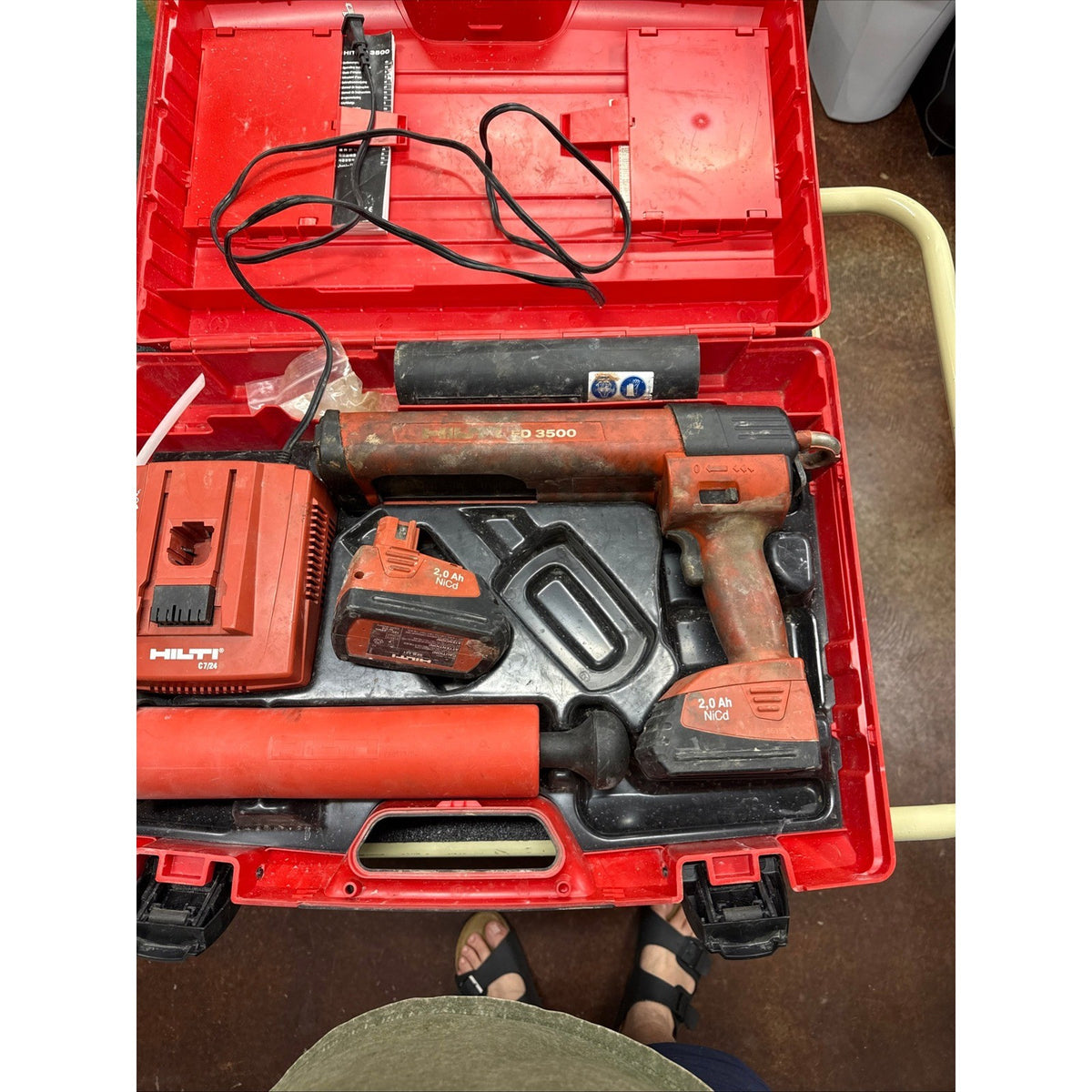 Hilti ED3500 Cordless Adhesive Epoxy Dispenser Set w/ 2 Batteries, Charger, Hard