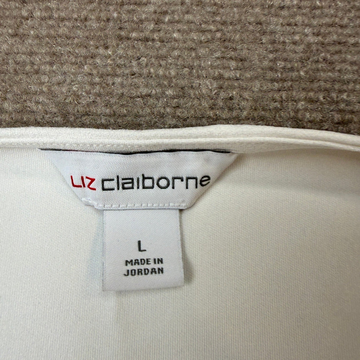 MSRP $32 Liz Claiborne Womens L White Round Neck Short Sleeve Blouse