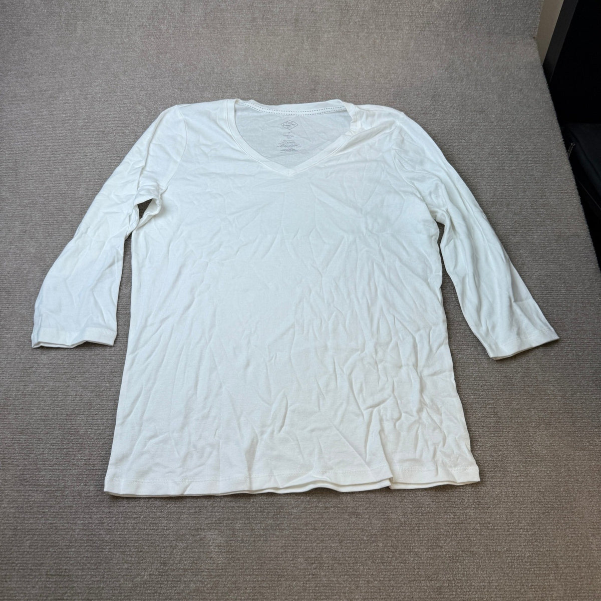 NWT St. John's Bay Womens L Tall White V Neck 3/4 Sleeve T-Shirt