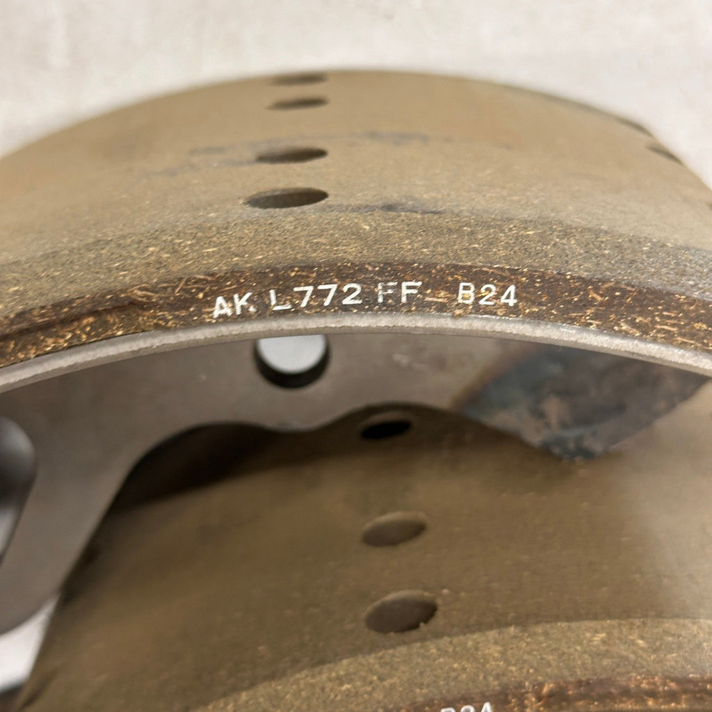 Genuine Isuzu 5-87832132-0 Rear Brake Shoe Kit GM 97761529