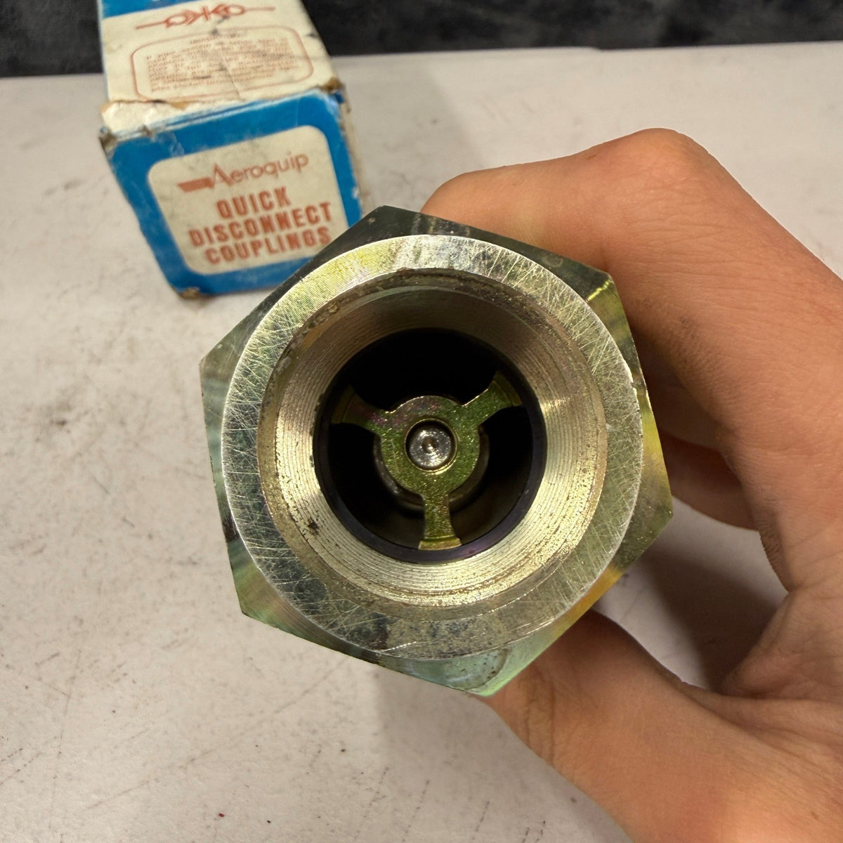 Aeroquip 5601-16-16S Quick Disconnect Hose Coupling 1" FNPT