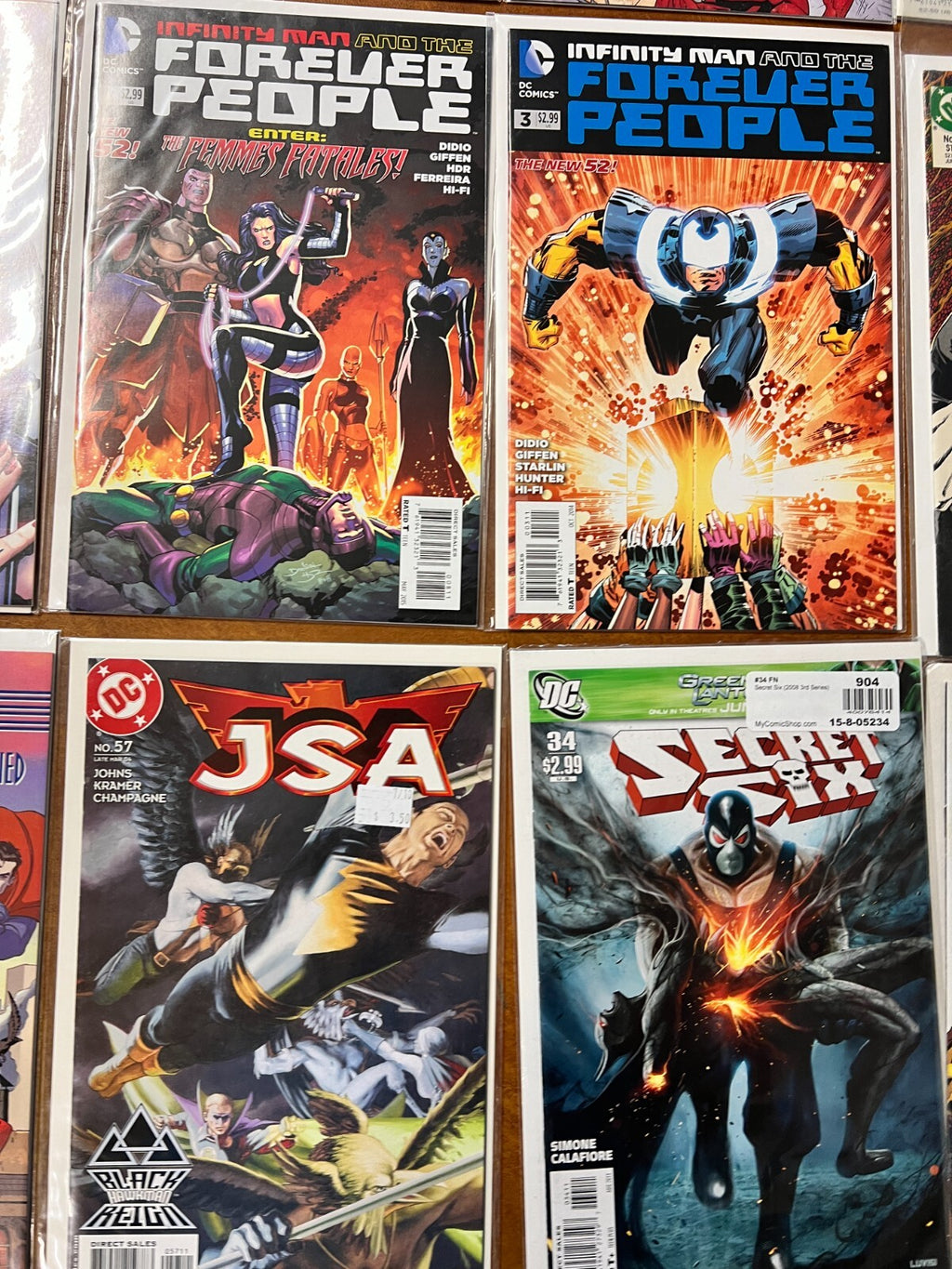 Lot of 13 | Dc Comics - Justice League Dark, Birds of Prey, Forever People, Ban