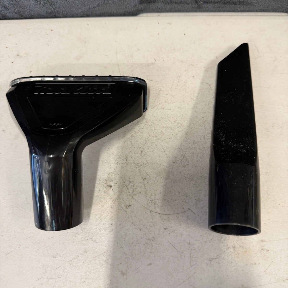 Set of 2 Makita 458891-7 5" Upholstery Nozzle, 458919-1 7" Crevice Nozzle