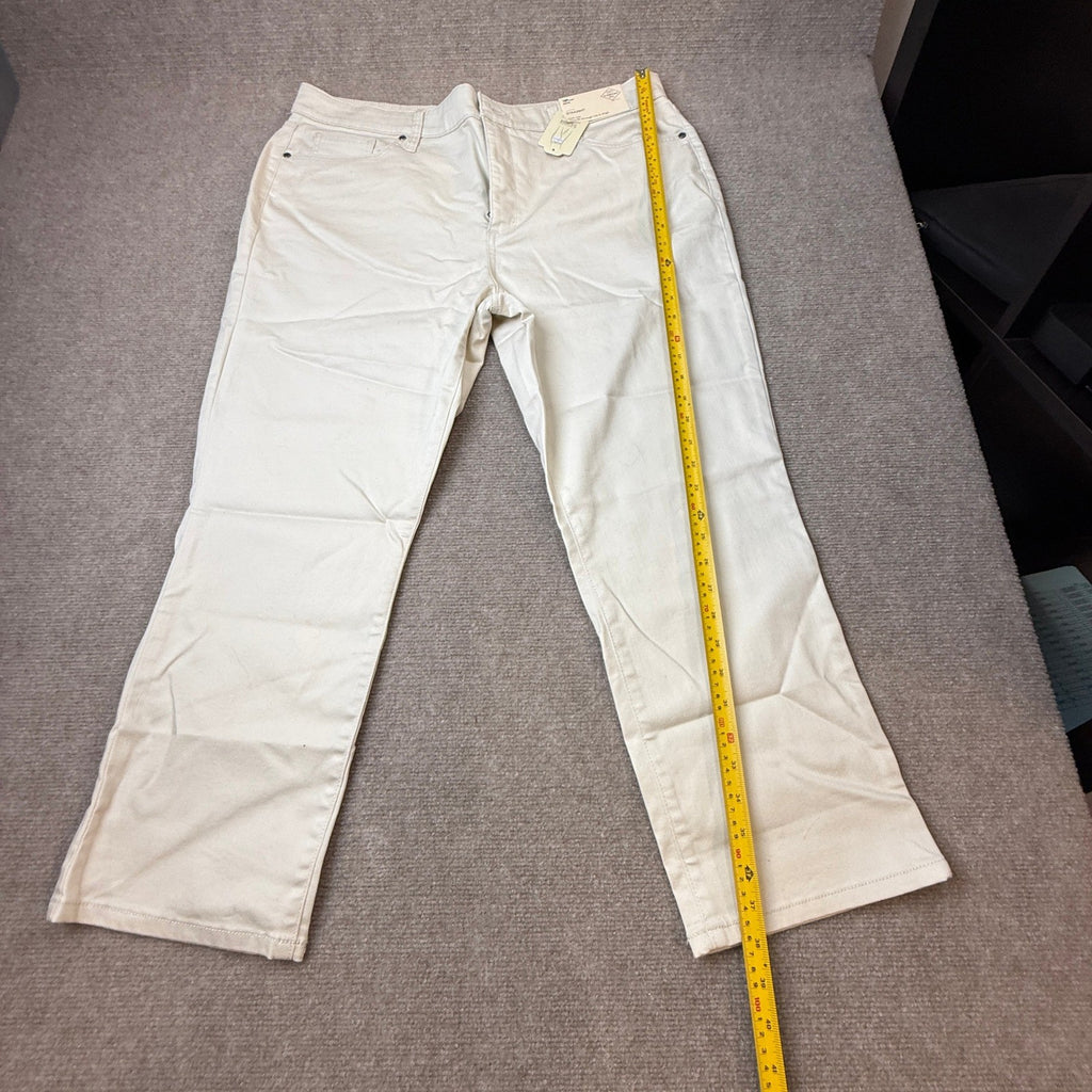 MSRP $44 St. John's Bay Womens 18P Short Birch Straight Leg Jeans Mid Rise