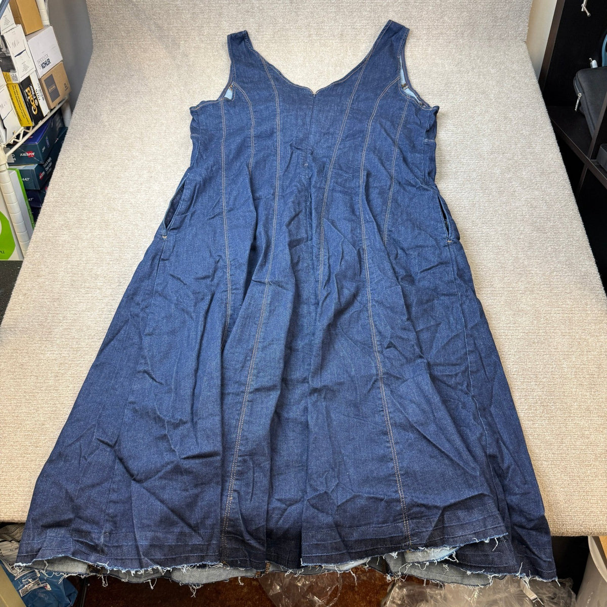 MSRP $90 Ashley Graham Womens 20W Rinse Denim V Neck Sleeveless A-Line Dress