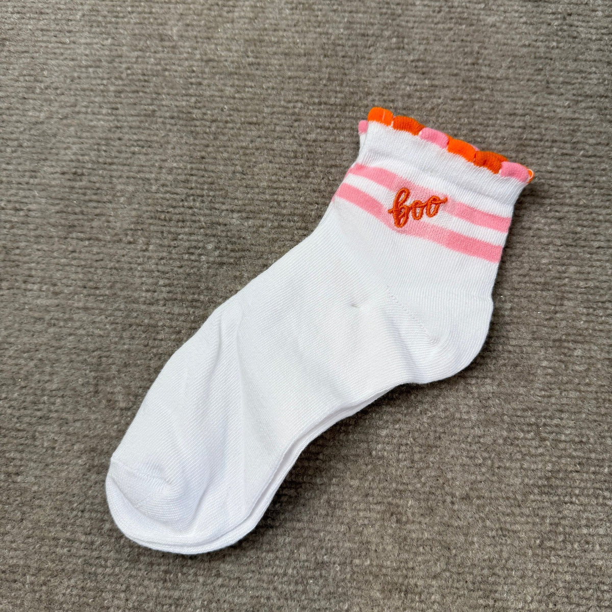 NWT Women's Ankle Socks 4-10 White Pink Stripe Boo Scalloped