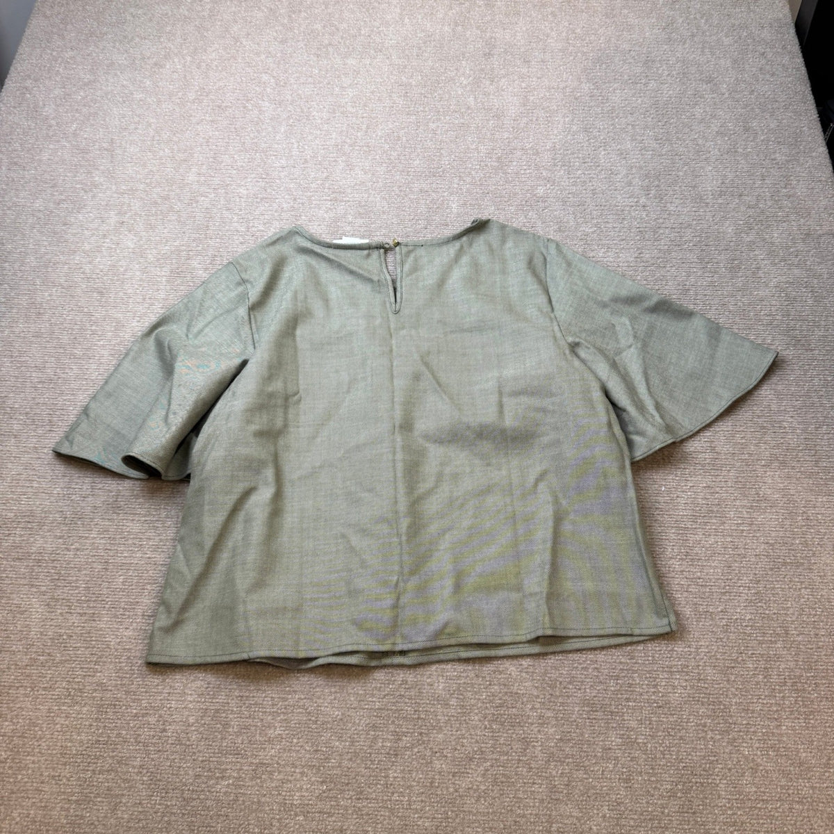 MSRP $44 Liz Claiborne Womens M Olive Grove Round Neck Elbow Sleeve Crop Top