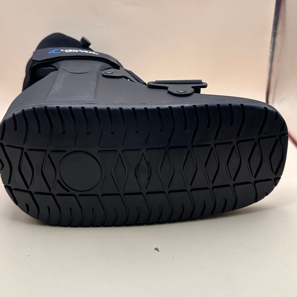 United Ortho USA14115 Size M, Black Short Air Cam Walker Fracture Boot, Fits