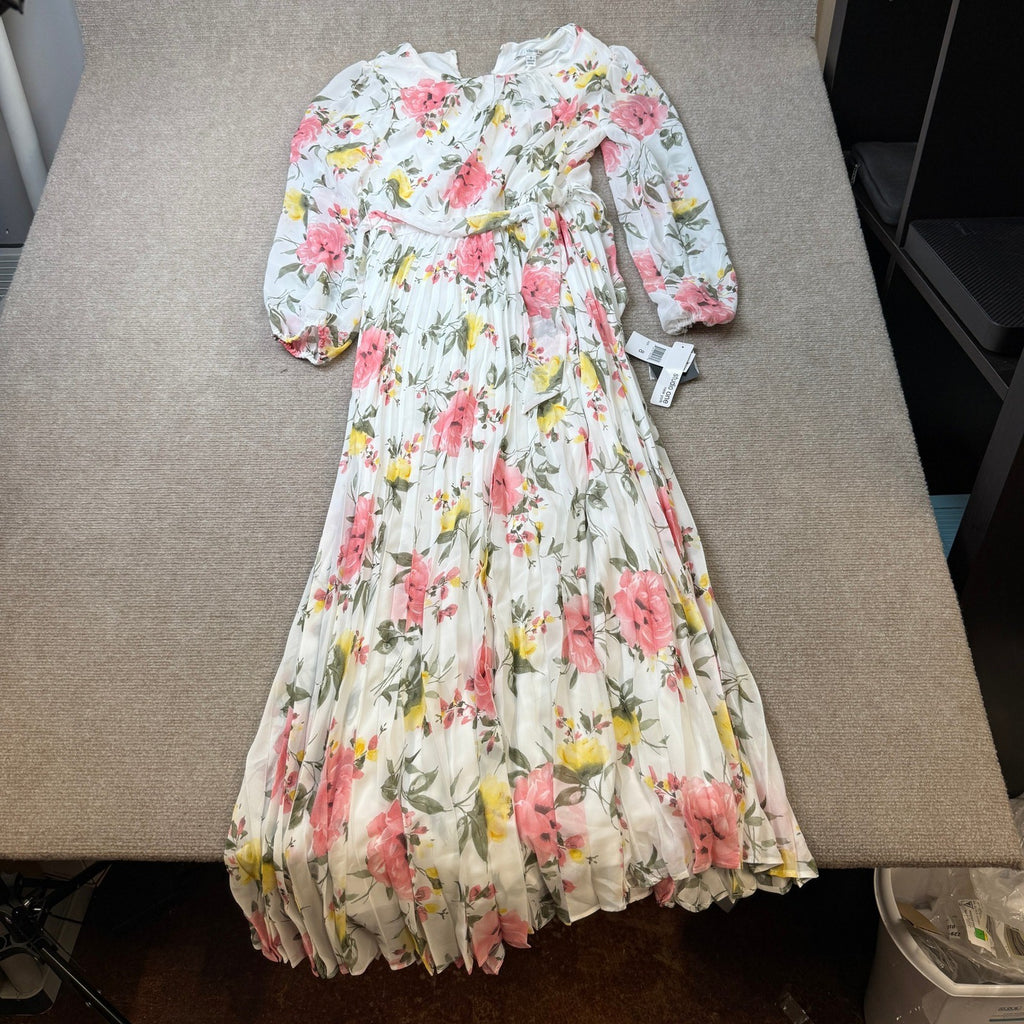 NWT Studio One Womens 8 White Floral Maxi Dress Round Neck Long Smocked Sleeve