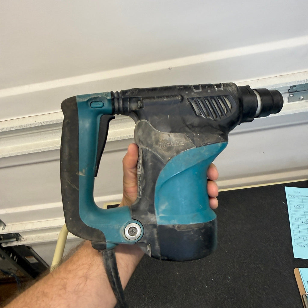 Makita HR2811F 1‑1/8'' SDS‑PLUS Rotary Hammer 7 AMP, Corded
