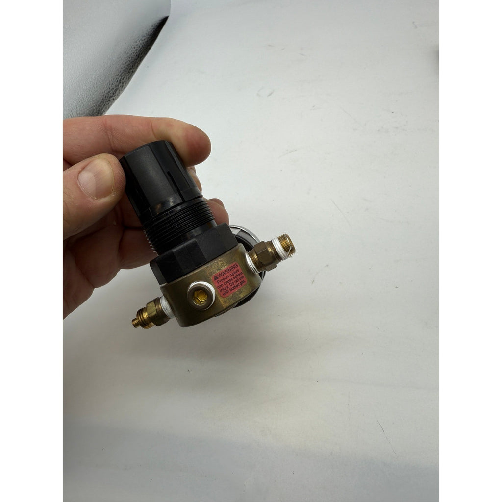 Parker Watts R364-01CG Pneumatic Regulator 1/8" NPT 0-125PSI 4-Port 1/8" NPT