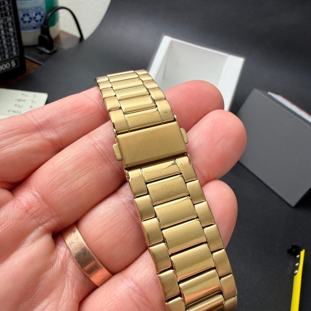 Armitron 20/5374GP Men's Watch and Bracelet Set Gold Tone New Battery Date Fun
