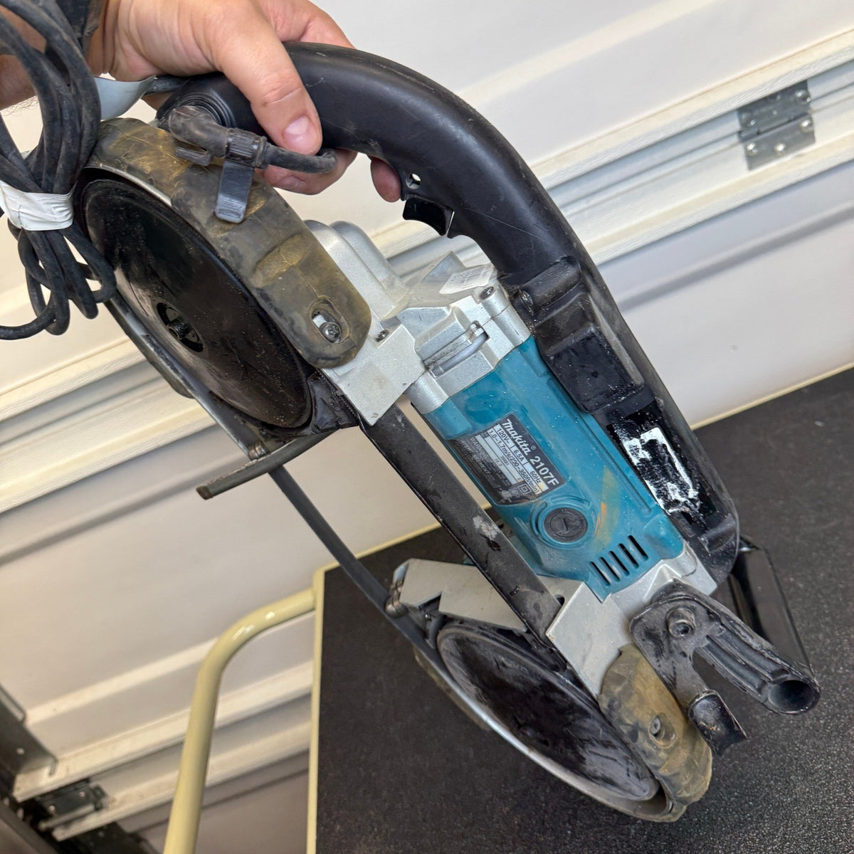 Makita 2107F Portable Band Saw 6.5Amp Corded 120v