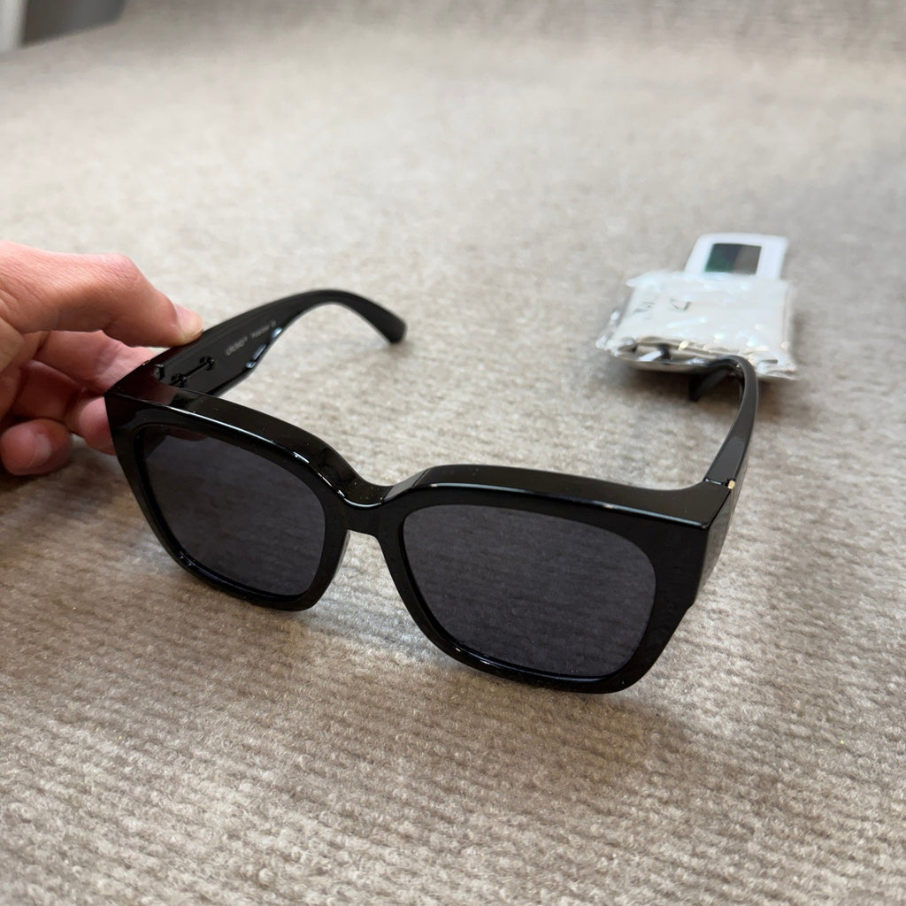 MSRP $32 URUMQI Womens Polarized Sunglasses Fit Over Glasses UV400 Protection