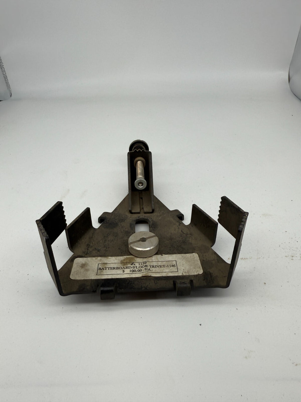 Vintage BATTERBOARD FLOOR TRIVET-1146