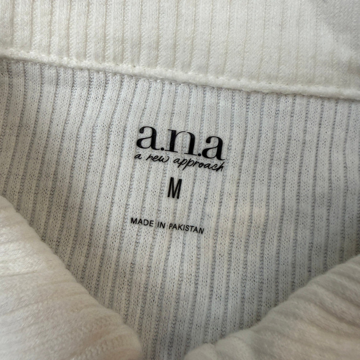 MSRP $38 a.n.a Womens M Snowdrift Long Sleeve Rib Polo Shirt Two Way Zipper