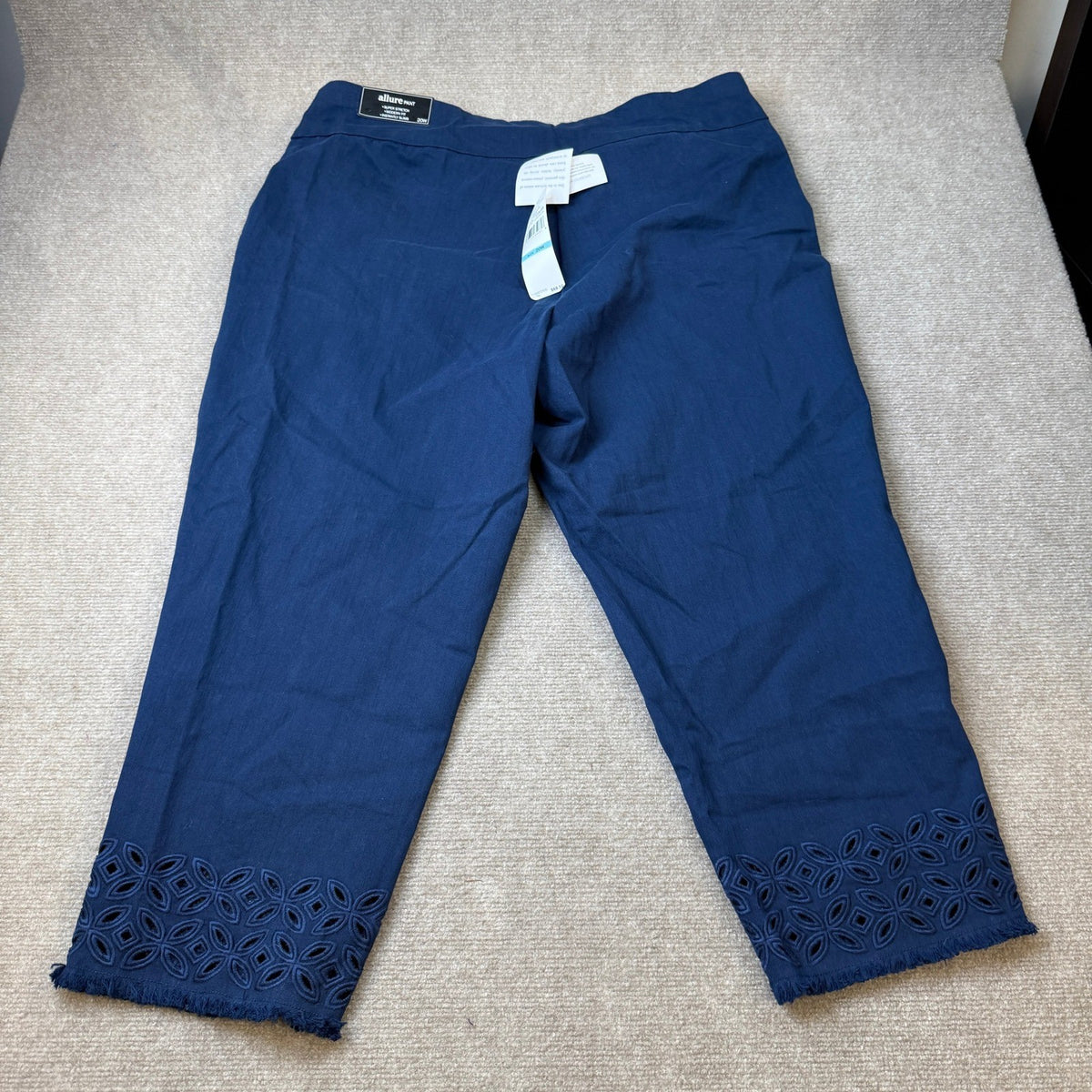 MSRP $68 Alfred Dunner Womens 20W Blue Geometric Embroidered Denim Ankle P