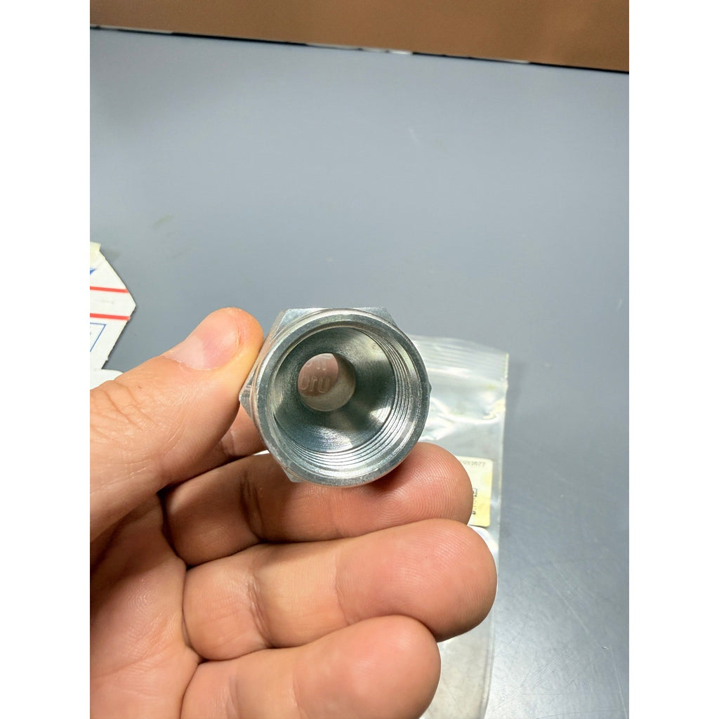 Titan 2406-12-10 Tube Expander-Reducer 3/4" JIC Female x 5/8" JIC Male (1 1/16