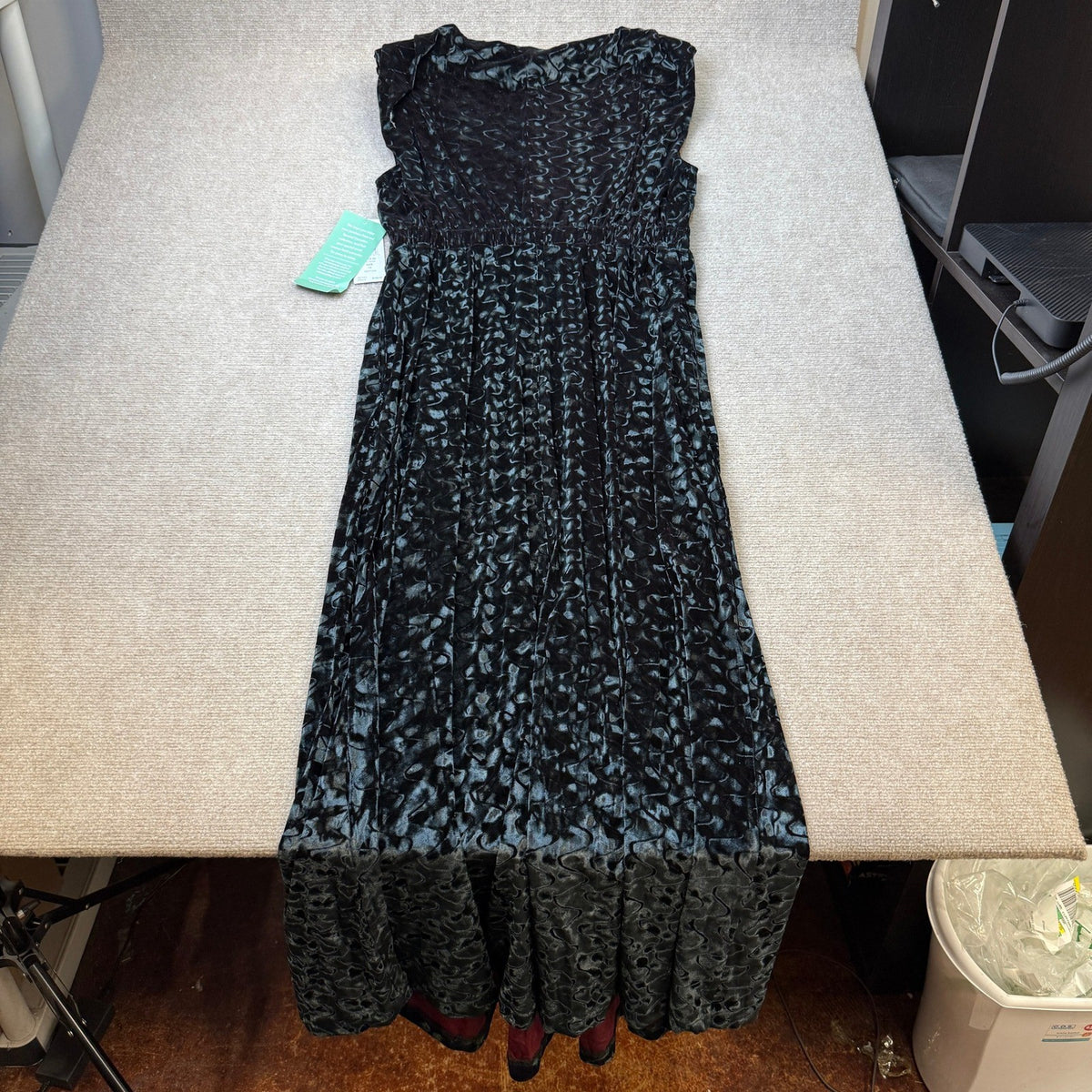 MSRP $130 Sam and Jess 14 Rich Black Velvet V-Neck Maxi Evening Gown Dress Sleev