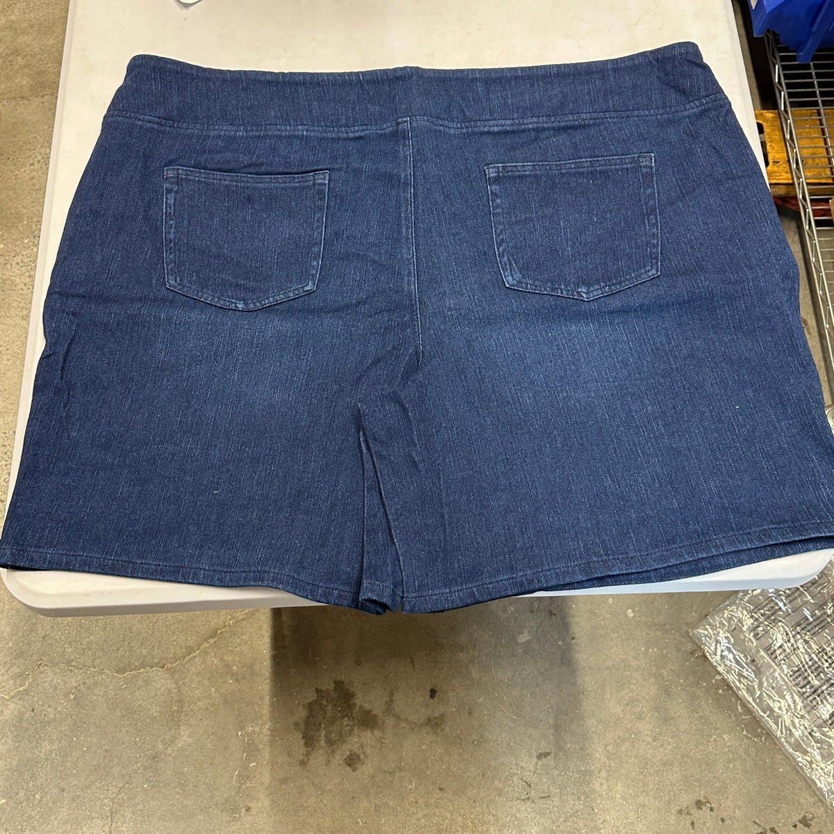 Belle by Kim Women's Dark Indigo Sz 30W Gravel Flexibelle 8" Short