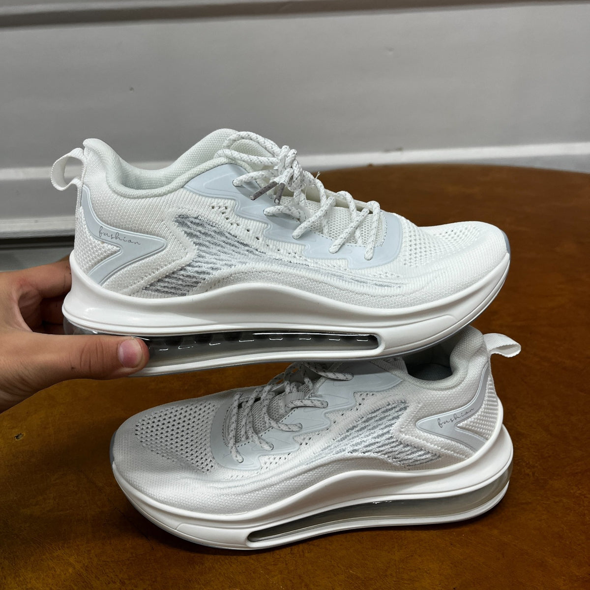 Men's US 6.5, 7 White Air Cushion Casual Sneaker Mesh Breathable Running Shoes
