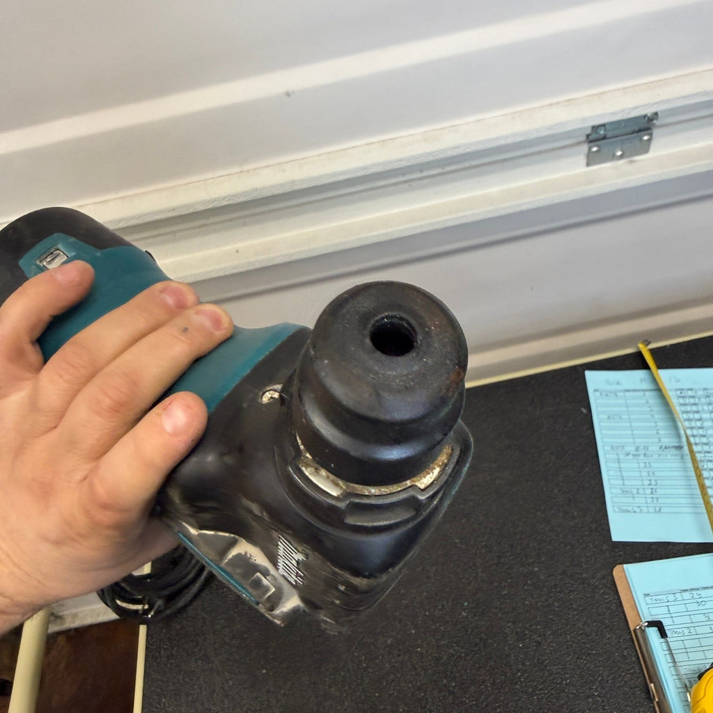 Makita HR2811F 1‑1/8'' SDS‑PLUS Rotary Hammer 7 AMP, Corded