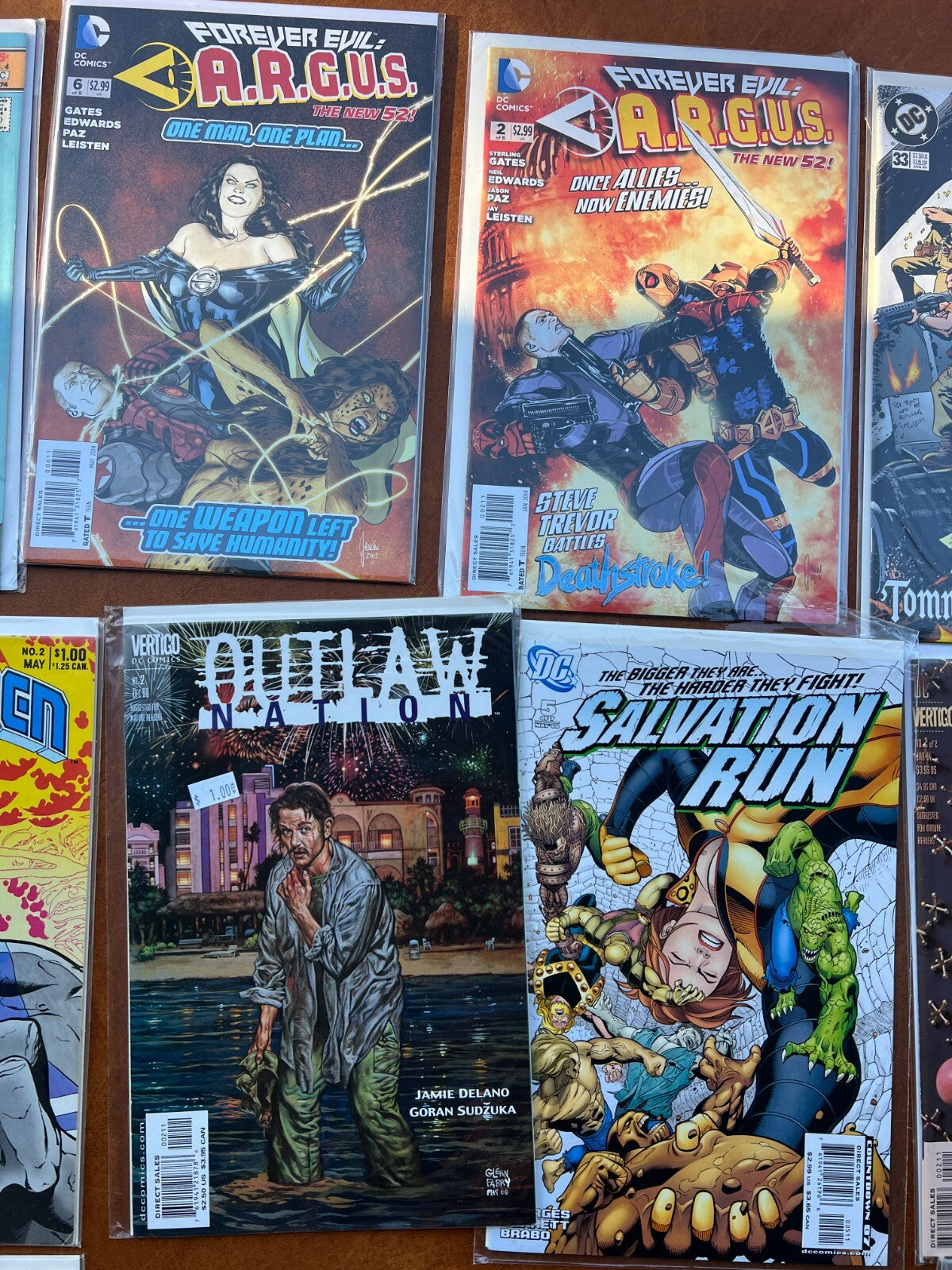 Lot of 13 DC Comics Outcasts,Forever Evil,Checkmate,Hitman,ARGUS,Claw,Outlaw Nat